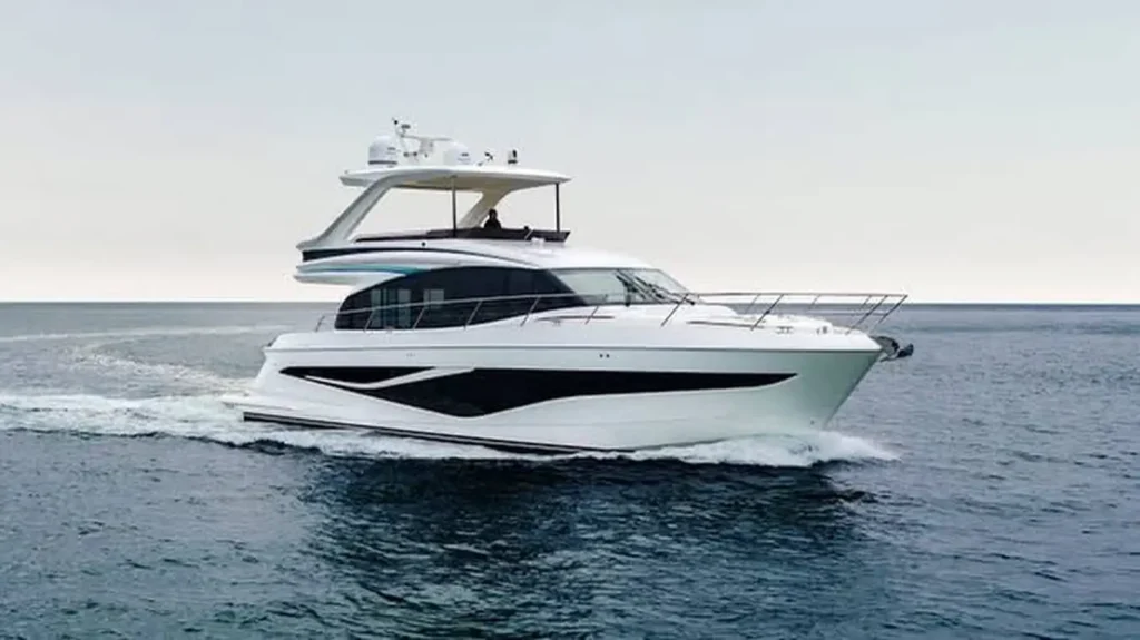 Flybridge Yat